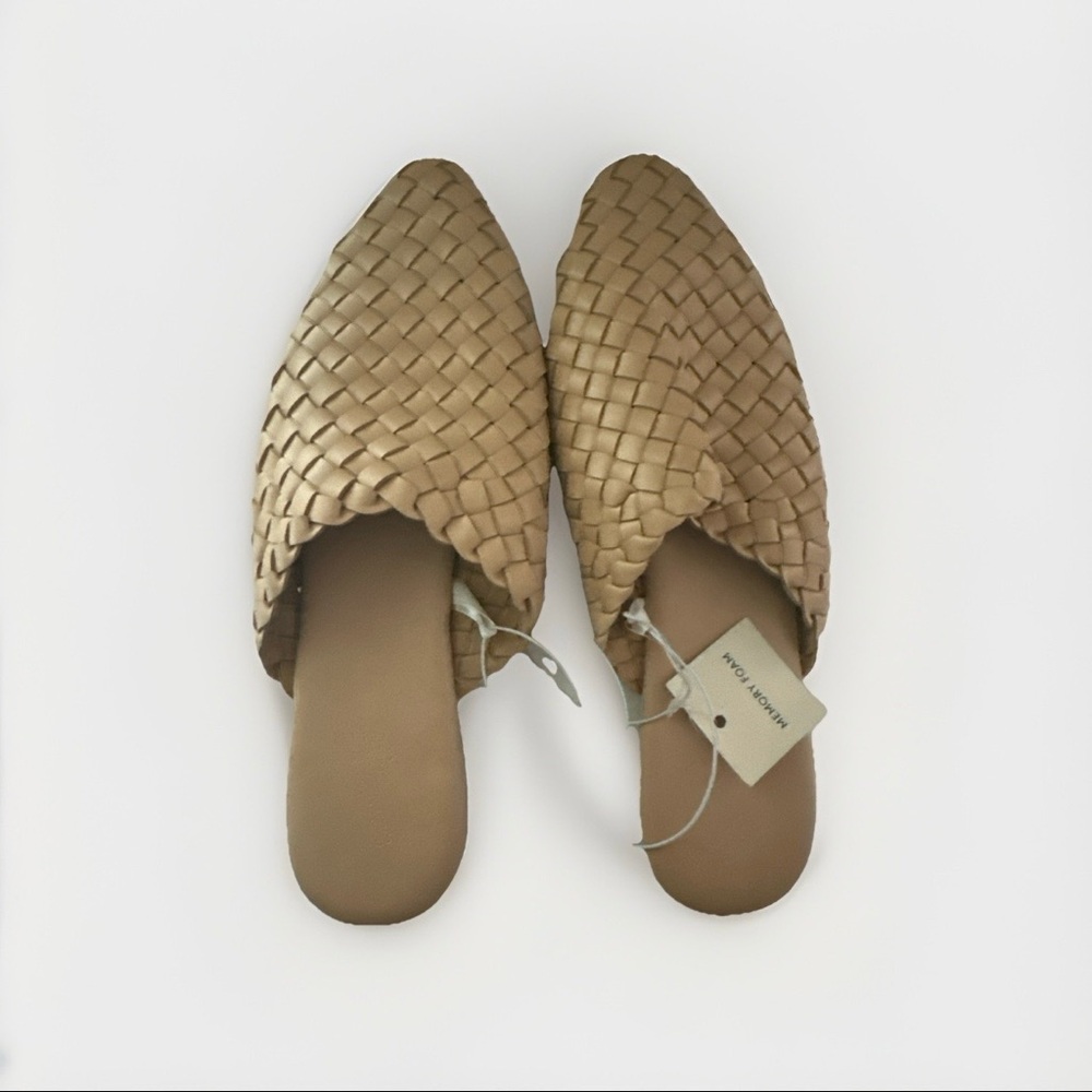NWT Universal Thread Woven Slide Loafers in Tan